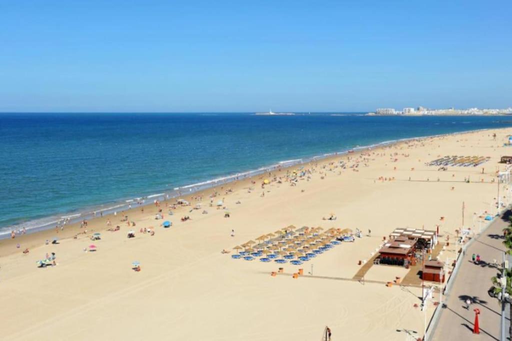 Candari Playa En Cadiz