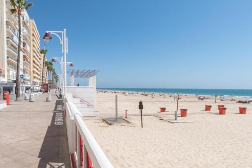 Candari Playa En Cadiz